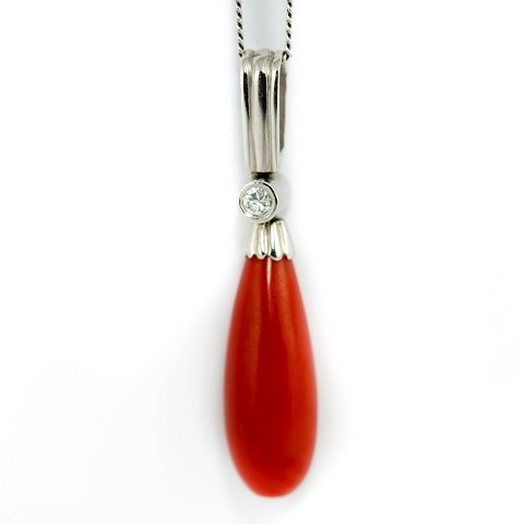 John Robert Cloos, necklace of 14k white gold with a diamond and a coral