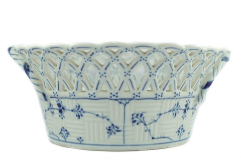 Royal Copenhagen, musselmalet helblonde; Frugtkurv af porcelæn #1050