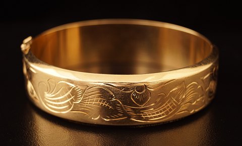 Christian Veilskov: A bangle of 14k gold