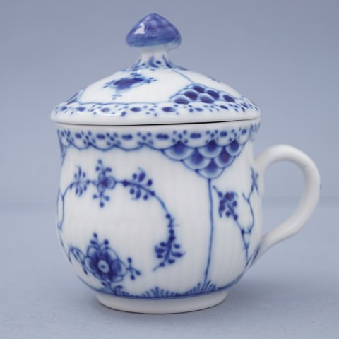 Royal Copenhagen, blue fluted half lace; A mustard pot of porcelain #744