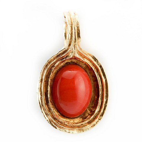 Ole Lynggaard, pendant with a coral mounted in 14k gold