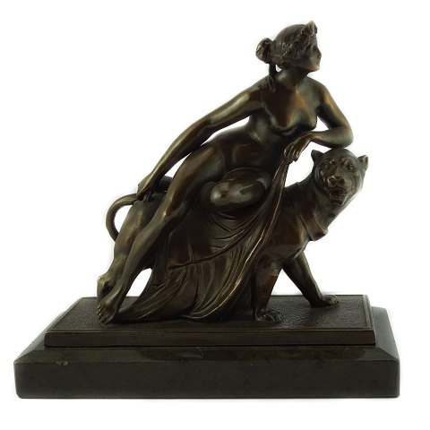 Burnished bronze figurine, French, around 1900