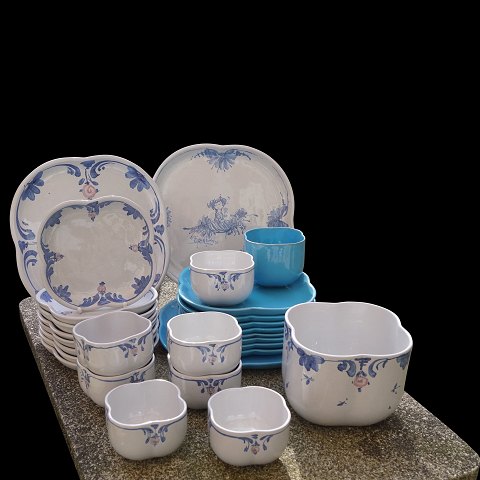 Bjørn Wiinblad; A dinner set for 8 persons of earthenware