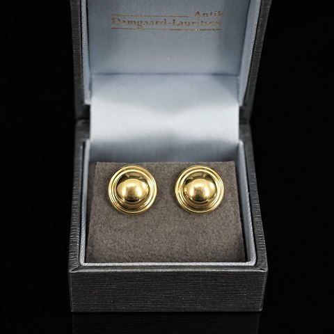 Earrings of 18k gold, round