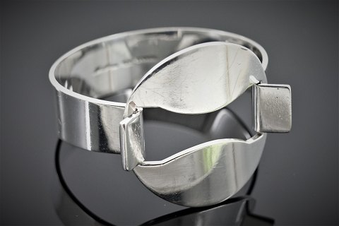 Hans Hansen; A big bangle of massive sterling silver