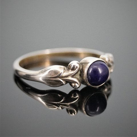 Georg Jensen; Ring af sterling sølv med lapis lazuli #55