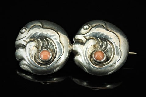 Georg Jensen; Tidlig sølvbroche med koraller #14 (1911 - 1914)