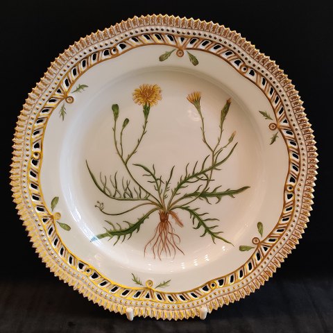 Royal Copenhagen, Flora Danica; Dinner plate #3553