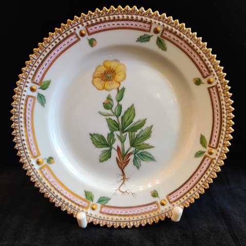 Royal Copenhagen, Flora Danica; Cake plate #3552