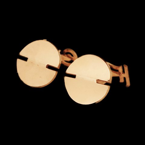 A. F. Rasmussen; A pair of cufflinks in 14k gold, massive