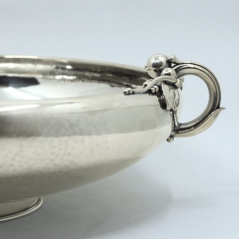 Georg Jensen; Round centerpiece in sterling silver, no. 625 C