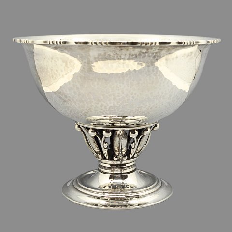 Georg Jensen; Skål i sterlingsølv, model nr. 180 B
