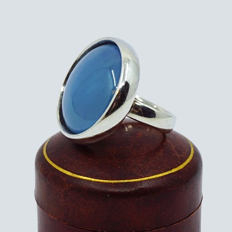 Regitze Overgaard for Georg Jensen; Ring i sølv med blå quartz, nr. 466